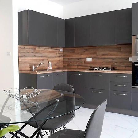 Luxurious Apartment Next To The Sea Gzira Екстериор снимка