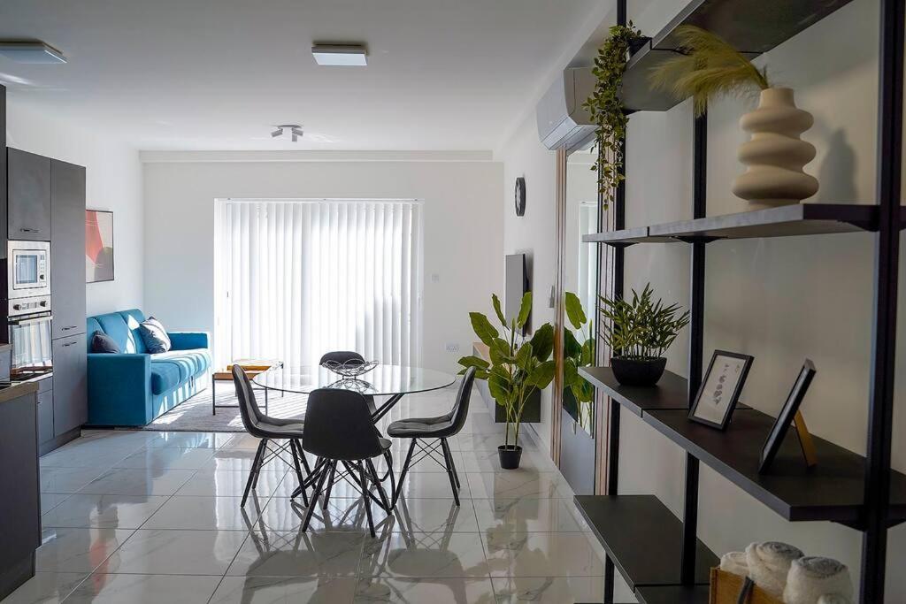 Luxurious Apartment Next To The Sea Gzira Екстериор снимка