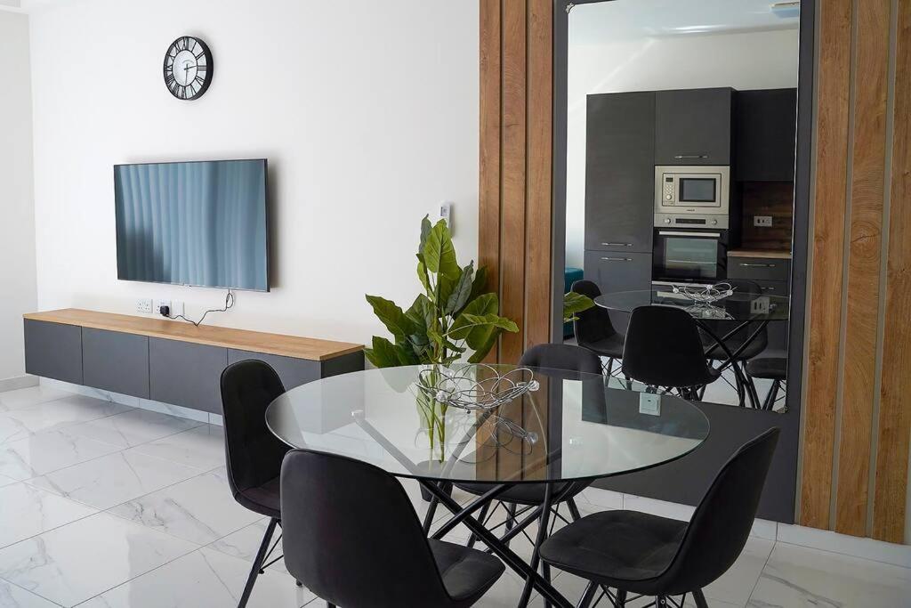 Luxurious Apartment Next To The Sea Gzira Екстериор снимка